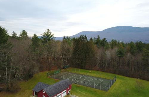 Historic Renovated Barn at Boorn Brook Farm - Manchester Vermont - Photo 37