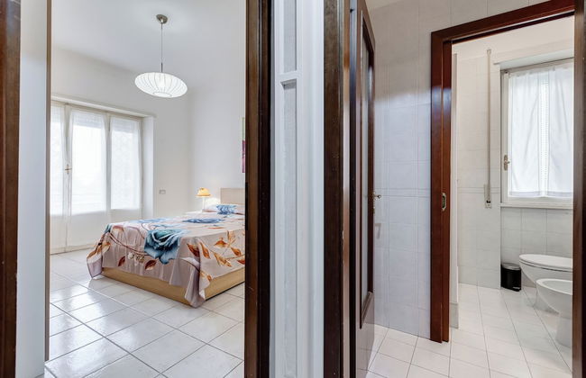 Cozy 2-Bedroom Flat with Balcony - Foto 41