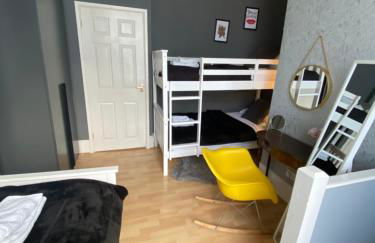 Ann Apartments opposite the Pier with sea view - Photo 16