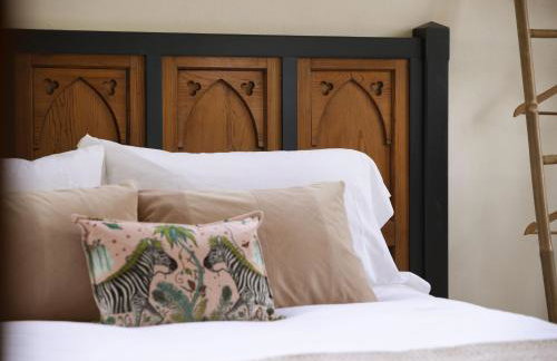 The Old Mission Church - Photo 19