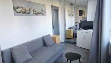 F2 sympa quartier Nouvelle Ville - Photo 3