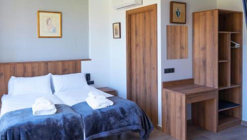 Monturiol Apartaments - Foto 3, wardrobe