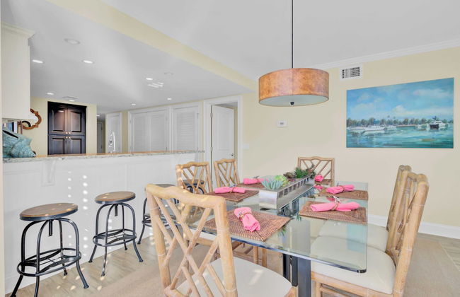 Oceanfront w/ Pool + Beach Access & Balcony View 312 B Shipwatch by Avantstay - Photo 6