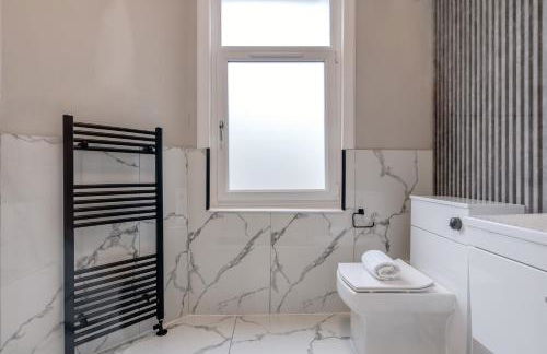 Classy private spacious flat - Foto 12