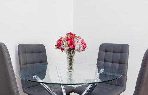 Leicester Square Apartment - Photo 10