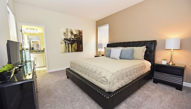 Spacious 5 Bed Pool Home With Game Room 5 Bedroom Home by RedAwning - Foto 2, Habitación