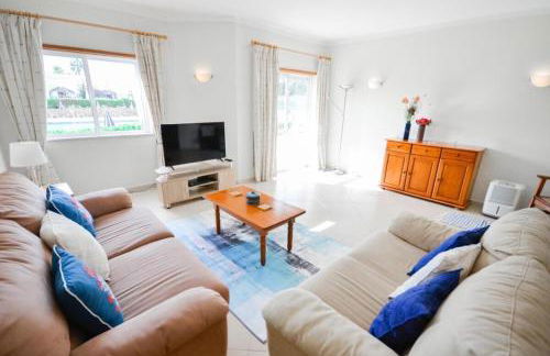 Pool View 2 bedroom 1st floor apartment, Oasis Parque near Alvor AT14 - Foto 14