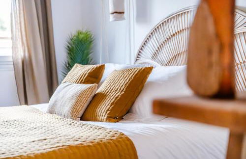 Suite Bali de 45m2 - Idéal couple - Chambre séparée - Jacuzzi baignoire balnéo - Sauna - Clim réversible - Netflix - Piscine accès partagé avec la petite copro - Bouteille de champagne offerte dès 2 nuits - Foto 9