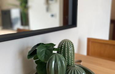 Lakefront Apartment with Panoramic Pool - Foto 3