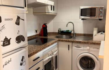 Riviera Del Sol Apartment - Photo 6