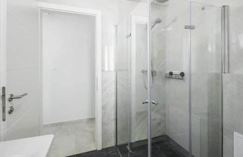 3 Bedroom Amazing Home In Musales - Photo 25