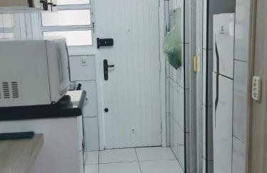 Studio completo frente à Praia do Gonzaga ( Pé na Areia ) - Foto 14