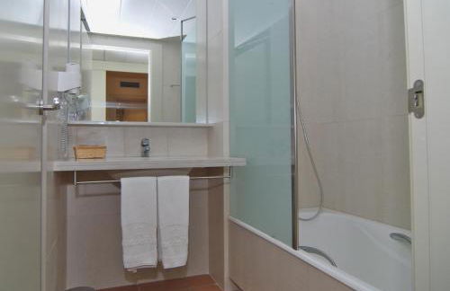 Aparthotel Ciutat de Palol - Foto 89