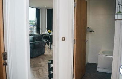 Penthouse - Amazing City Skyline Views - Free Parking - Balcony - Utilita Arena - New St Station - Bullring Shopping - Foto 48