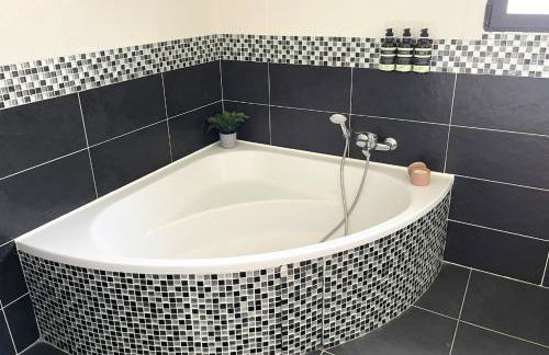 Villa contemporaine avec piscine chauffée proche des plages - Foto 25