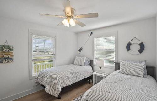 Southern Mermaid Cottage- Pet Friendly Fenced - Photo 23