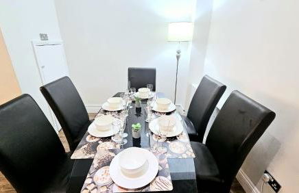 Cosy and spacious Home -Free parking, Free WiFi- sleeps 5 by FINNA Properties Ltd - Foto 13