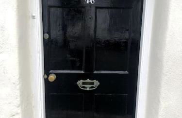 Lyme Clifftop Hideaway - Photo 4