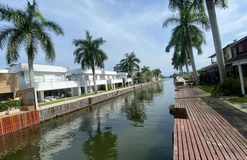 Casa com deck navegável e jacuzzi em Angra dos Reis RJ - Praia da Ribeira - Foto 7