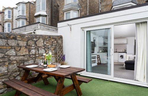 Modern Garden Apartment in a Large Victorian house - Foto 26