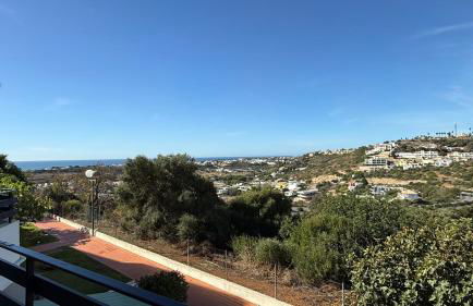 Sunny 3-Bedroom Apartment - Foto 7