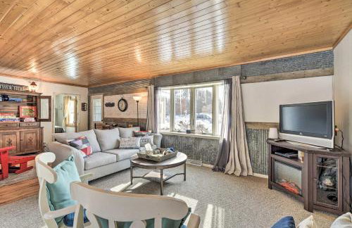 Family Home - Walk to Town and Balsam Lake! - Foto 1