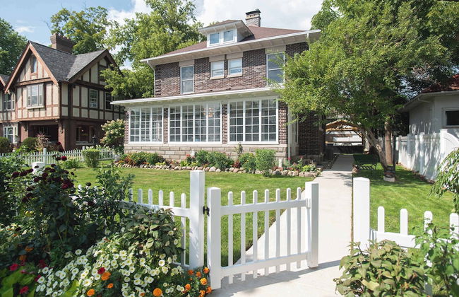 4 BDR Lake Geneva Estate Across From Beach! - Foto 54