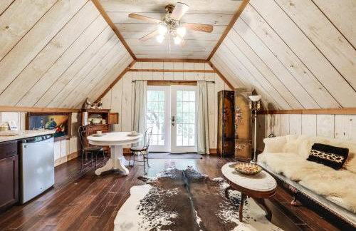 Chic Tree House Studio about 24 Mi to Bandera! - Foto 3