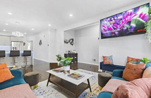 W3S - Large 7br 3bath - Sleeps 20 - 3 Living rooms - Yard and Deck - Foto 46