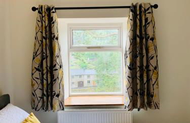 The Beautiful Bobbin - Premium Cottage with views, local walks, wood burner & pubs - Photo 33