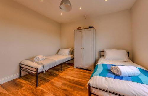 Charming Cottage Stunning Views - Pass the Keys - Foto 18