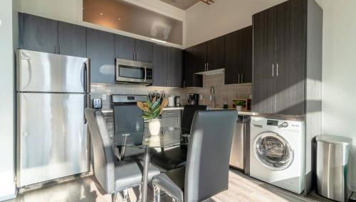 Spacious 2BR Vacation Rental with City View, Optional Parking and Gym Near McCormick Place & Downtown Chicago Attractions - Foto 2, stove, dishwasher, toaster