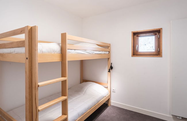 Chalet in Auris-en-oisans With Balcony Views - Photo 3