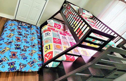 Furnished Home for Traveling Nurses, Corporate Stay Mid-Term Galveston-only 10Min to UTMB-7 Min to Cruise Port-1 Block to Beach Pleasure Pier- Large 3Bed-2Bath-7 Beds-CasaAzul 2605B - Foto 19