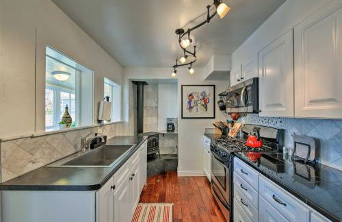 Chic Downtown Home with Grill, Steps to Main Street! - Foto 10