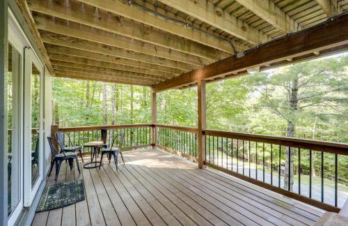 2 Mi to Skiing! Wooded Beech Mtn Retreat with Decks - Foto 27