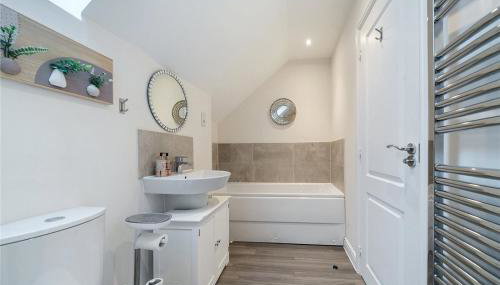 Stylish 4BR with Summerhouse - Foto 3