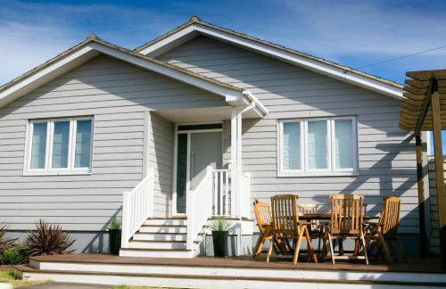 Wow I'm living on the beach. Luxury 4 bed sleeps 8 - Photo 35