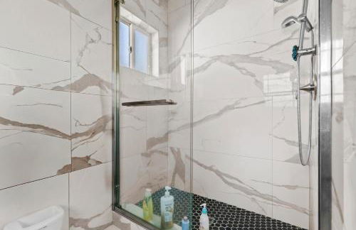 Luxury Pool Oasis- Near Stadium, Tennis and Golf - Photo 23