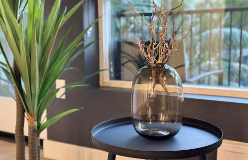 Luxe Deco Haven with Pool, Gym & Parking Close to Disneyland - Foto 61