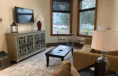 Small Town Hideaway - Photo 1