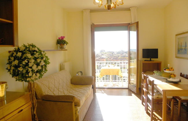 Apartment in Pietra Ligure With Balcony or Terrace-formerly TUI Ferienhaus - Foto 8