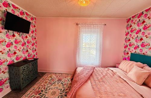 Barbie-1Bed1BathKitchDeckGrill-Sleeps Up to 4 - Foto 7