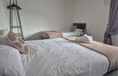 3 bedroom house-Ellesmere Port - Photo 12