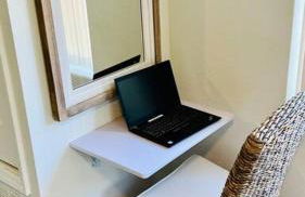 Luxury 2/2 private oasis w/Hot Tub walk to Beach - Foto 3