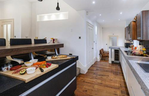 Thrushley Cottage - sleeps 7 - with roof terrace - Foto 34