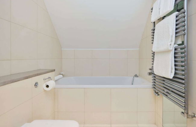 The Hampstead Garden Hideaway - 5bdr Home With Pool and Garden - Foto 49