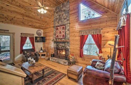 Outdoor Adventure - Charming Cabin w/ Hot Tub - Foto 1