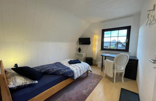 Monteurwohnung Korte, Teams, 4 Einzelzimmer, 2 Doppelzimmer 2024 renoviert, Smart TV, Garten, 3 Bäder - Foto 13