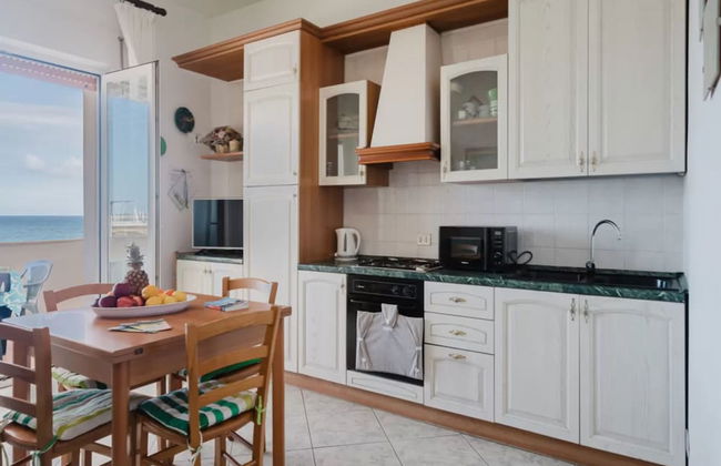 Breathtaking Seaview Apartment in Porto Torres - Foto 11